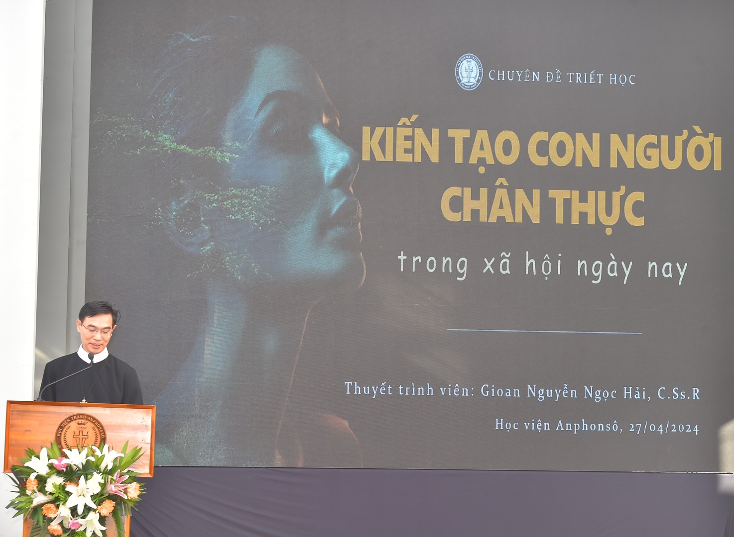 Hội thảo chuyên đề Triết học “Kiến tạo con người chân thực trong xã hội ngày nay”