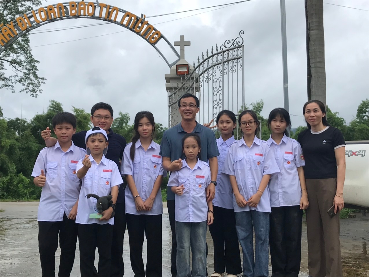 Đến và ở cùng…