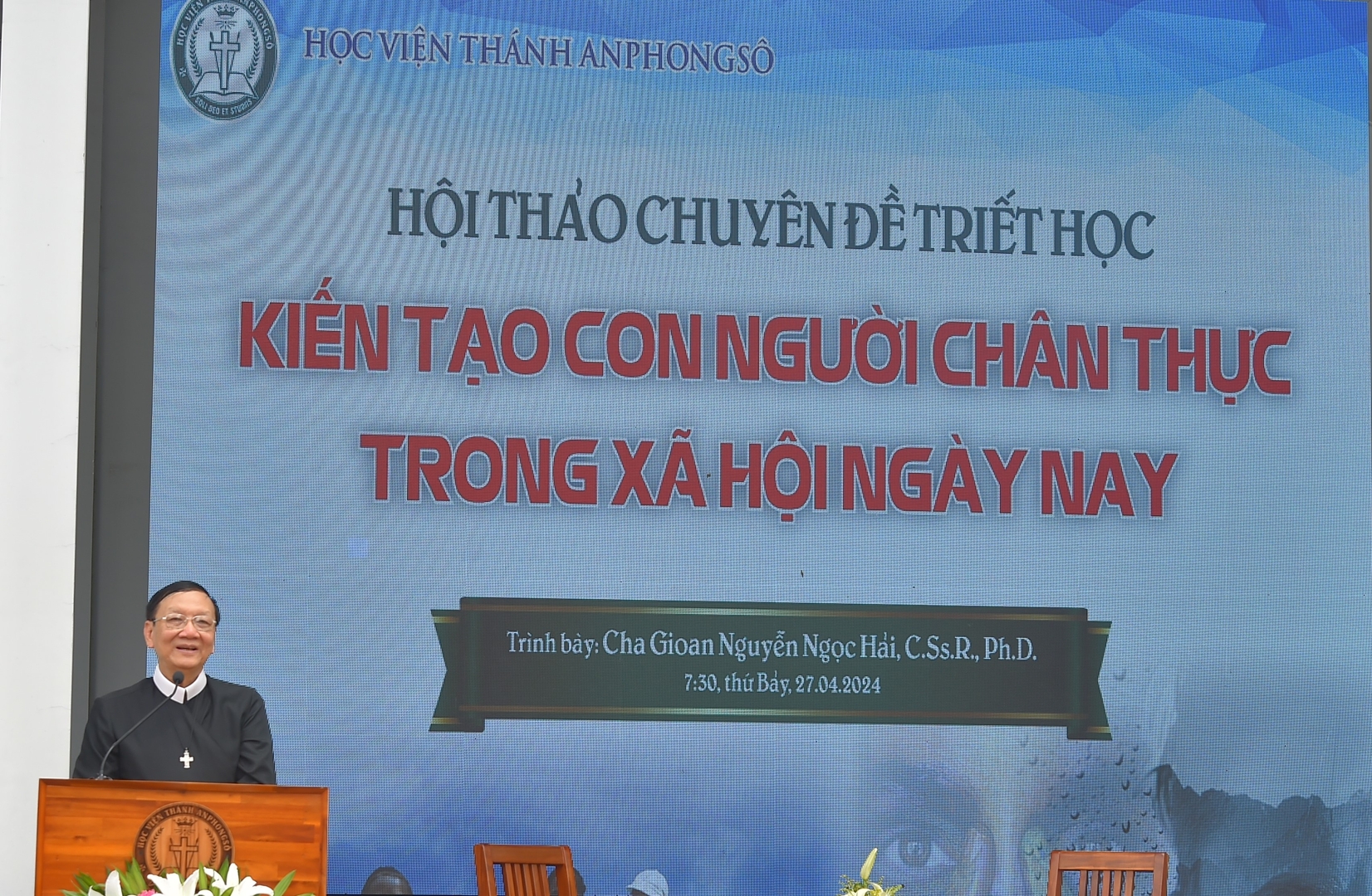 Hội thảo chuyên đề Triết học “Kiến tạo con người chân thực trong xã hội ngày nay”