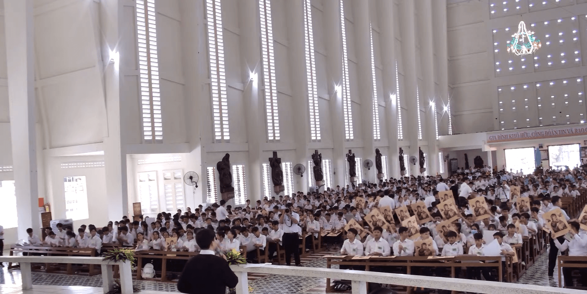 Giáo phận Vĩnh Long: “Được kêu gọi gieo hy vọng và xây dựng hòa bình” – Ngày Hội ơn gọi 2024