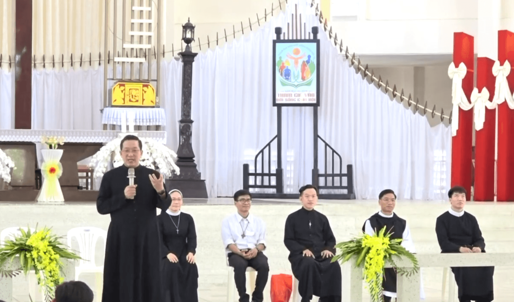 Giáo phận Vĩnh Long: “Được kêu gọi gieo hy vọng và xây dựng hòa bình” – Ngày Hội ơn gọi 2024