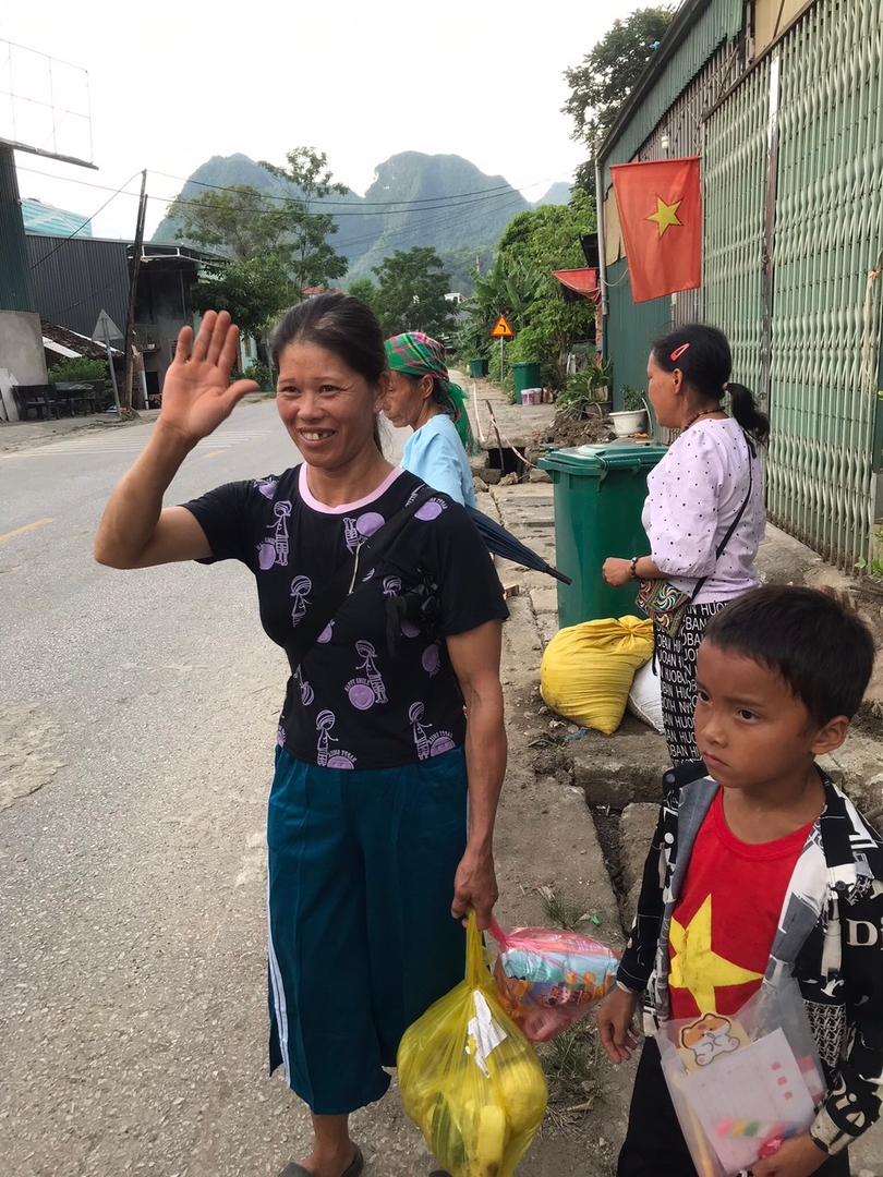 Đến và ở cùng…