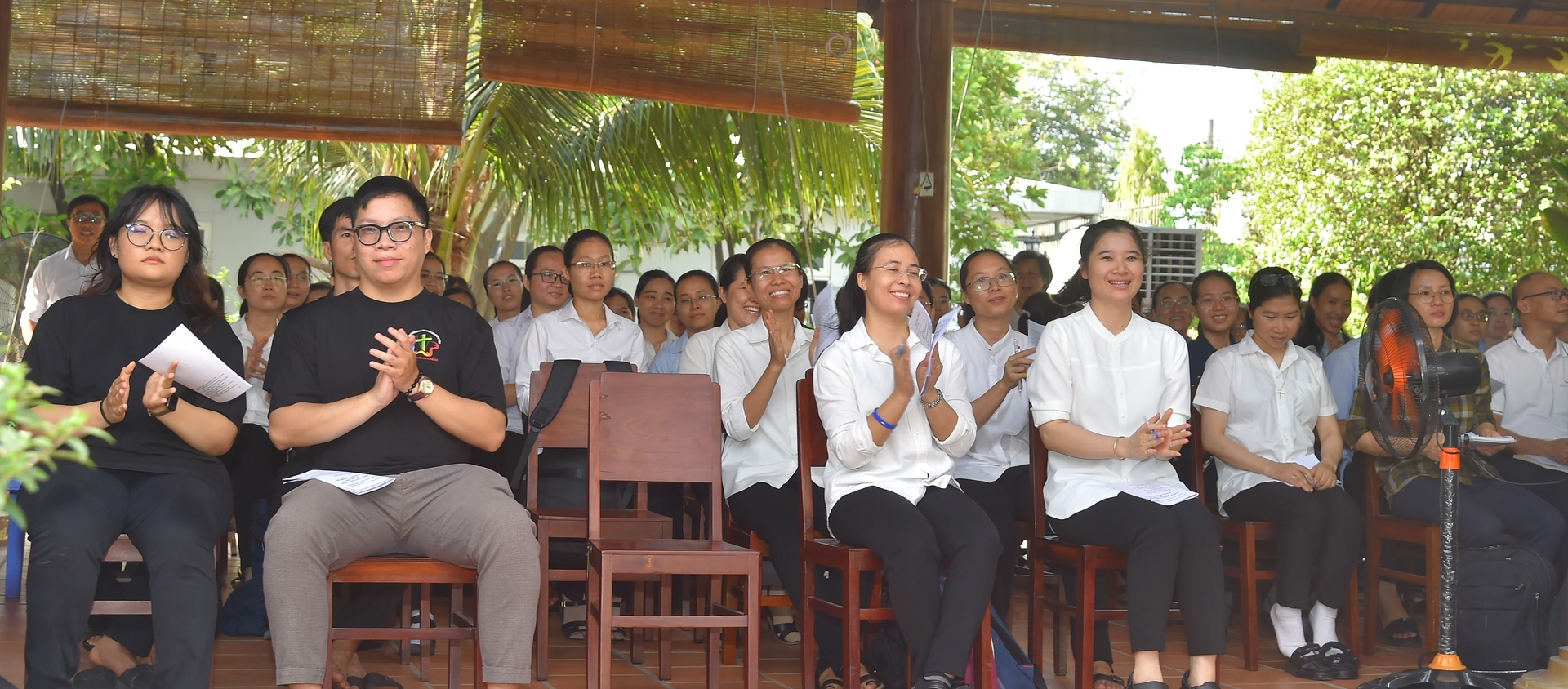 Hội thảo chuyên đề Triết học “Kiến tạo con người chân thực trong xã hội ngày nay”